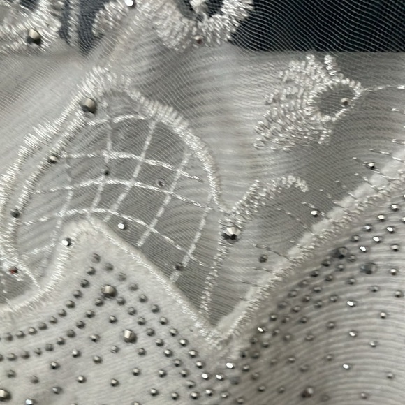 Tahari: Lace & embroidered sleeve Knit compression/natural stretch- Sweater- 3XL - Picture 9 of 16